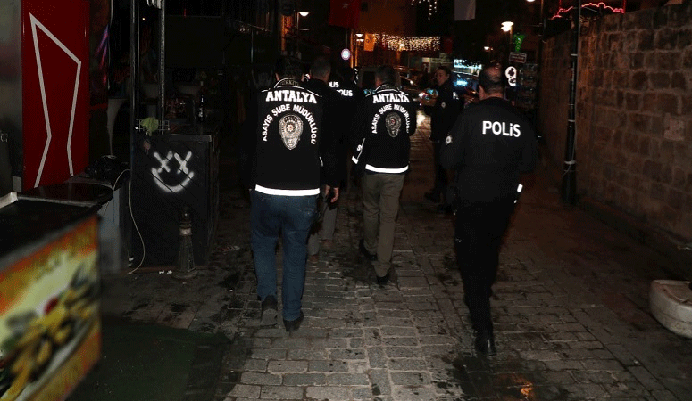 Antalya’da Asayiş Uygulaması: Binlerce Kişi Sorgulandı, Yüzlerce Şahıs Yakalandı
