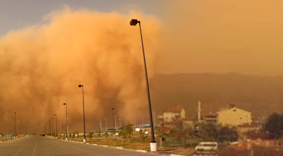 Libya'nın çöllerinden gelen toz